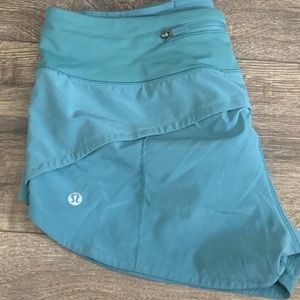 DISCONTINUED COLOR… lululemon Speed up low rise shorts 2.5”